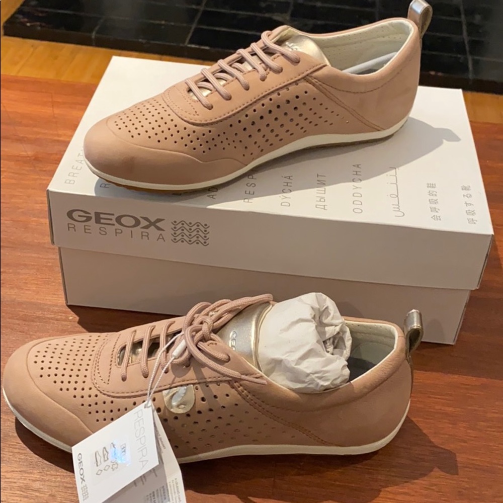 Geox Respira tennis shoe, never been used